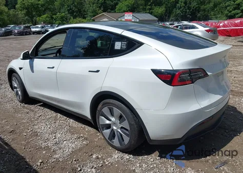2021 Tesla Model Y Standard Range Rear-Wheel Drive from USA, damaged, VIN 5YJYGDEDXMF109655